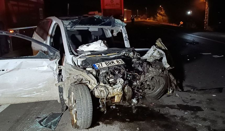 VİDEO HABER / Gaziantep’te feci kaza: 1 ölü, 1 ağır yaralı
