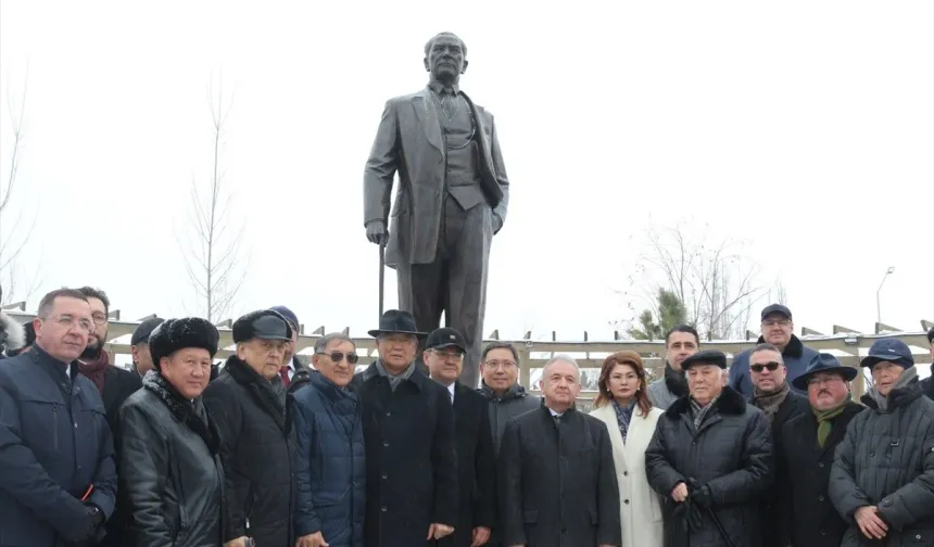 Kazakistan’ın kültür başkenti Almatı’da Mustafa Kemal Atatürk’ün Anıtı açıldı