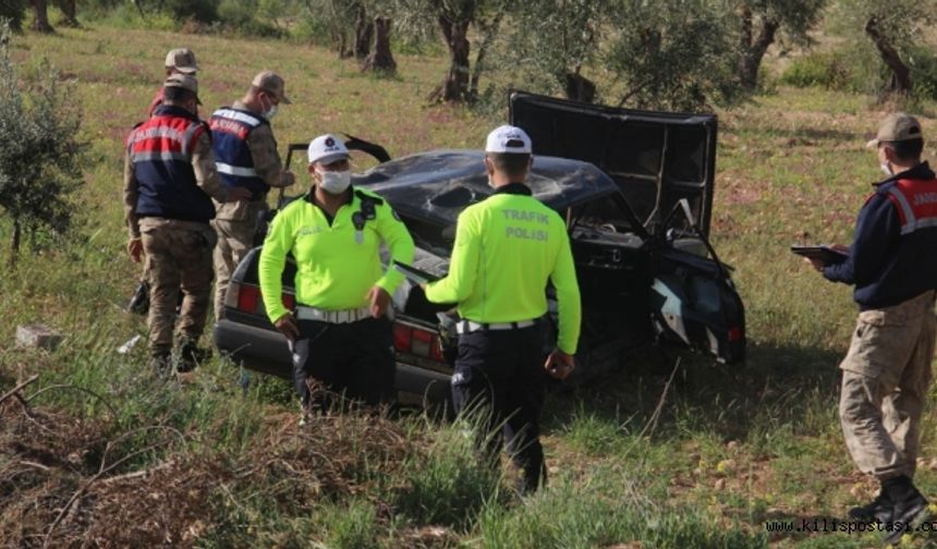 Kilis'te Virajı alamayan hafif ticari otomobil şarampole uçtu: 1 ölü