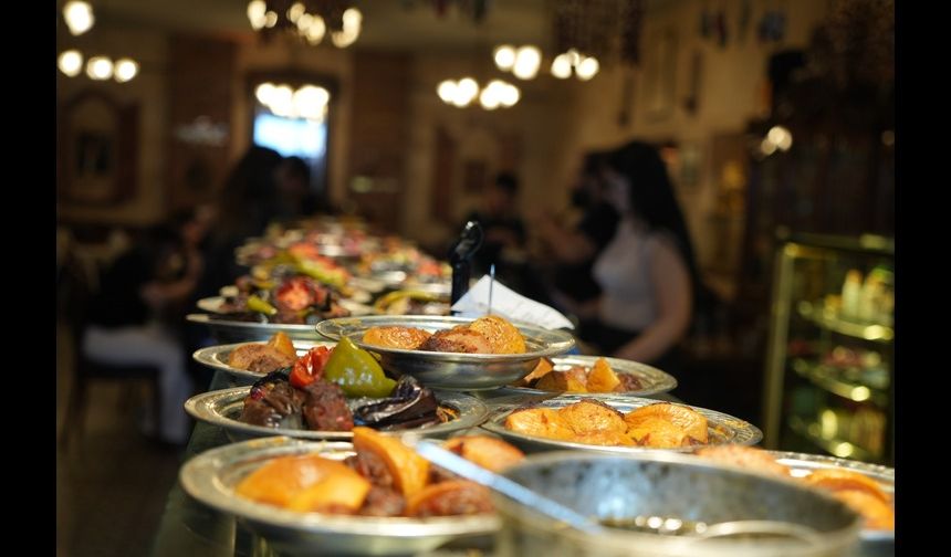 Tatili fırsat bilen vatandaşlar Gaziantep lezzetlerine akın etti