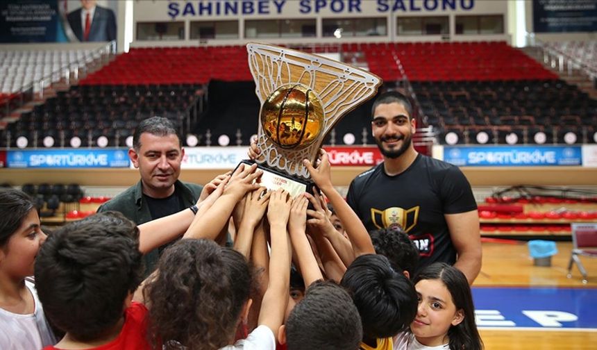Gaziantep Basketbol genç ve dinamik kadrosuna güveniyor