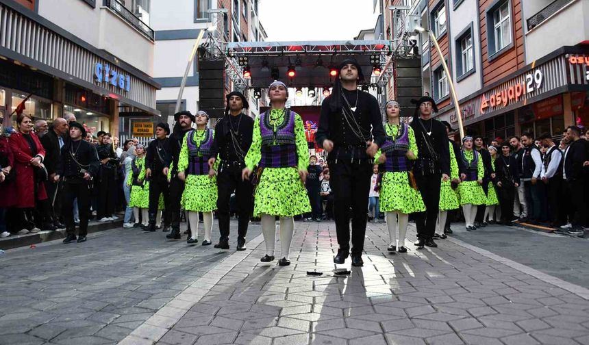 Gümüşhane’de 27. Kuşburnu Festivali başladı