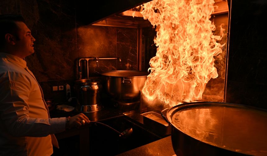 Gaziantep'in kış lezzetlerinden beyran ve soğan kebabı damakları tatlandırıyor