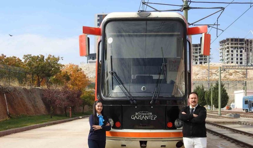 Gaziantep'te karı koca aynı hatta vatman