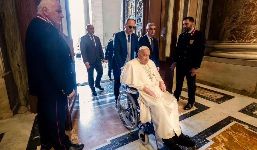 Papa Francis’in ölüm nedeni felç ve kalp yetmezliği