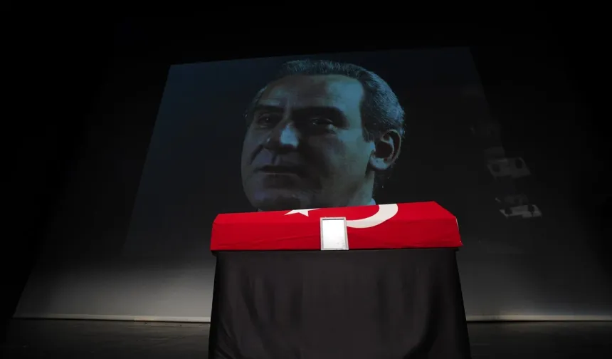 Oyuncu Ahmet Levendoğlu son yolculuğuna uğurlandı
