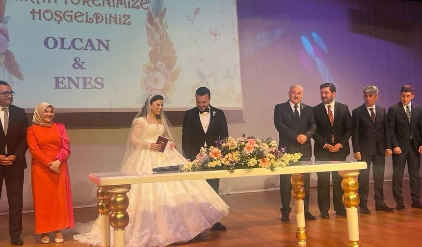 Karabacak ve Demirbaş Ailesinin Mutlu günü! Olcan ve Enes Çifti, Görkemli Bir Törenle Hayatlarını Birleştirdi