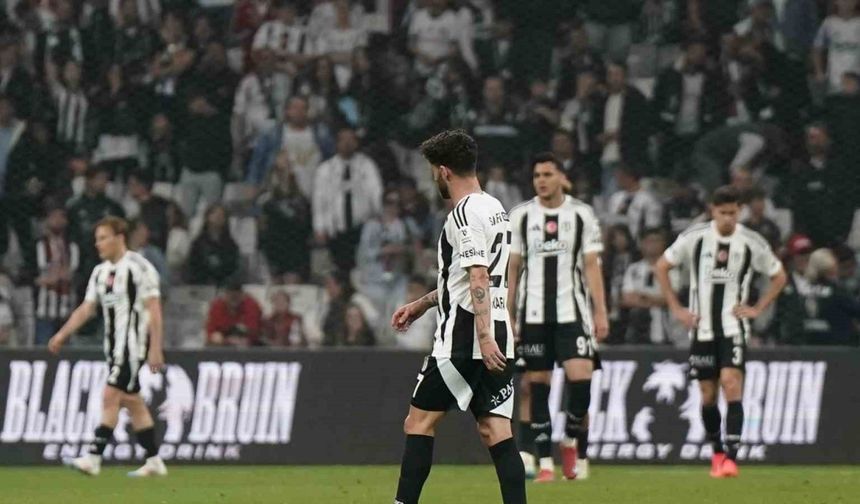 Beşiktaş son iç saha maçından mağlubiyetle ayrıldı