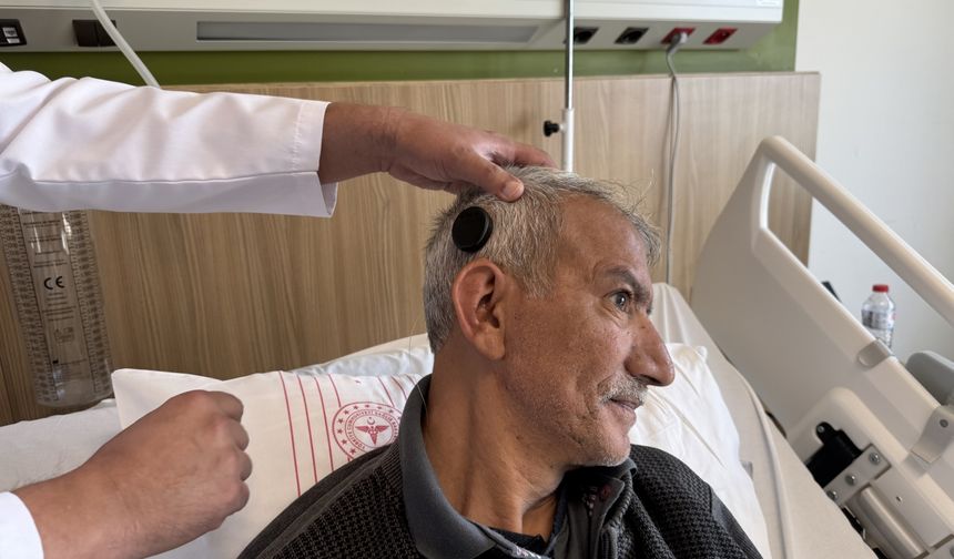 3 yıldır işitme kaybı bulunan hasta, koklear implant ameliyatıyla sağlığına kavuştu