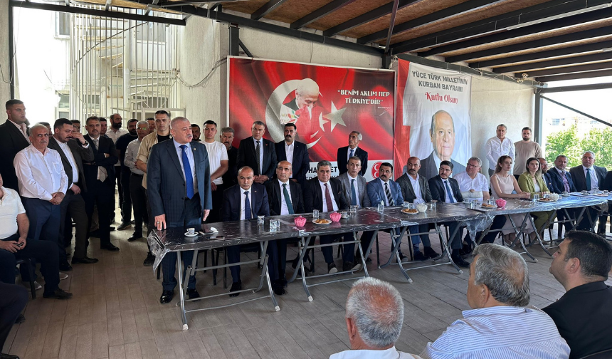 MHP Gaziantep'te bayramlaşma günü! Sermet Atay partililerle bayramlaştı