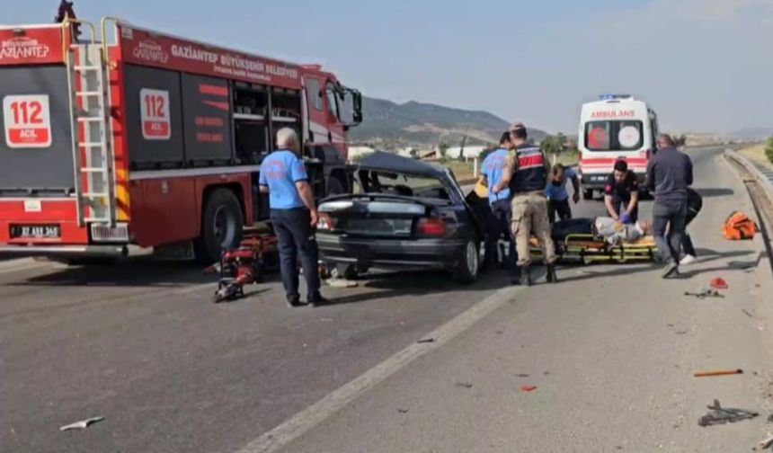 Gaziantep’te iki otomobil çarpıştı: 1 ölü, 2 yaralı