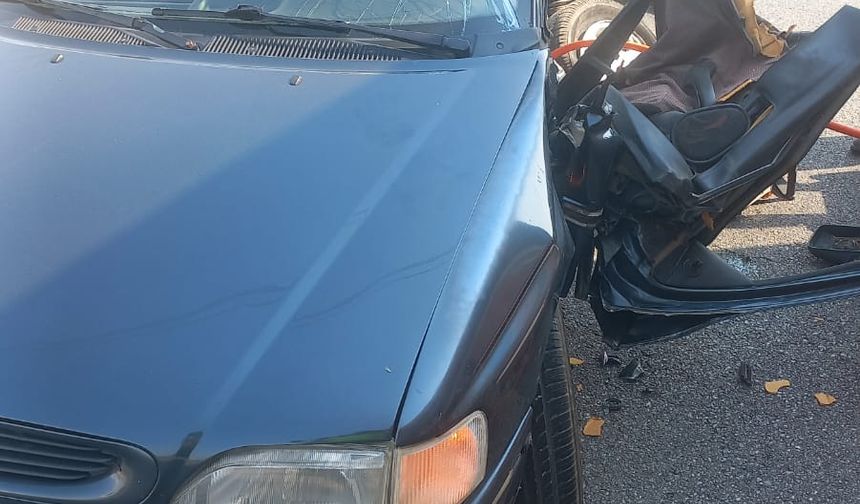 Gaziantep'te iki otomobilin çarpışması sonucu 1 kişi öldü