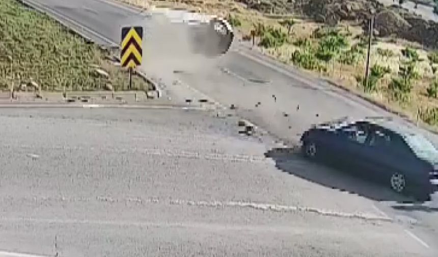 Gaziantep'te kırmızı ışık ihlali kazaya neden oldu! 5 yaralı...