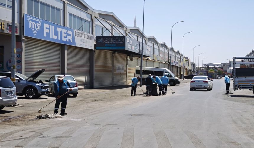 Gaziantep Büyükşehir, KÜSGET Sanayi Sitesi’nde kapsamlı temizlik yaptı