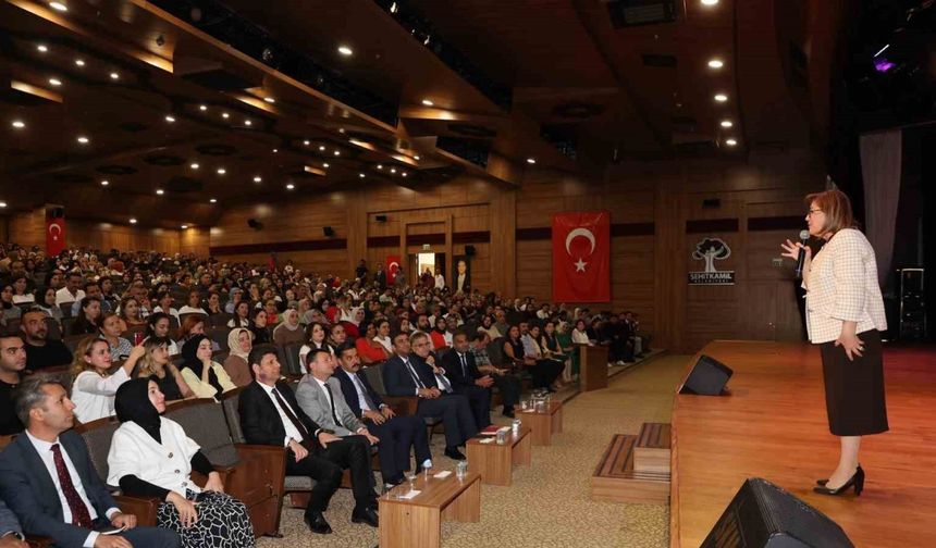 Gaziantep Büyükşehir’in yetenek kaşifi projesi, okul öncesi öğretmenlere tanıtıldı