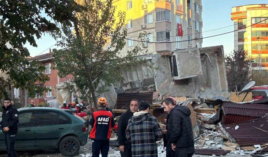 Gebze'de çöken binada aramalar sürüyor! Enkaz altında kaç kişi var?