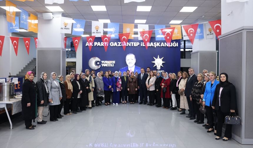 AK Parti Gaziantep Kadın Kollarından kadına yönelik şiddetle mücadele açıklaması