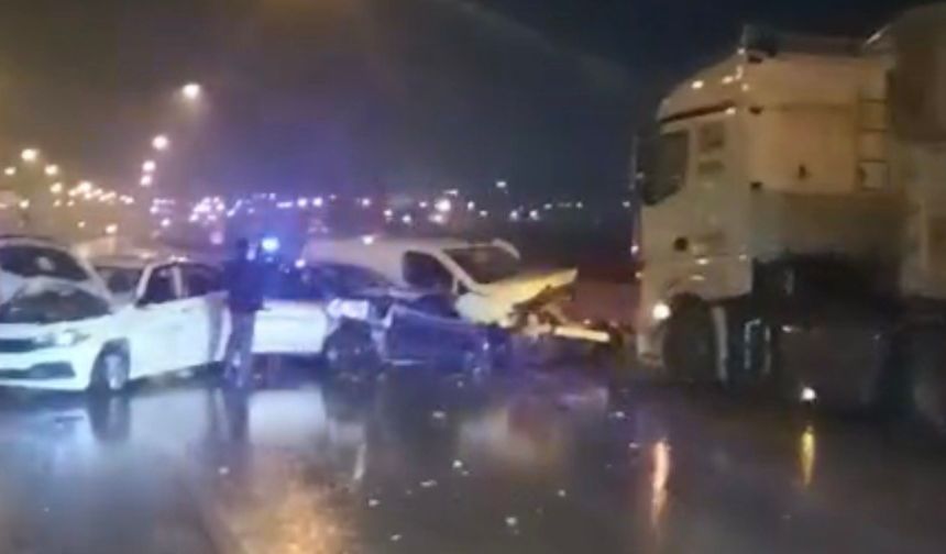 Gaziantep Otoyolu’nda büyük facia! 12 araçlı zincirleme kaza