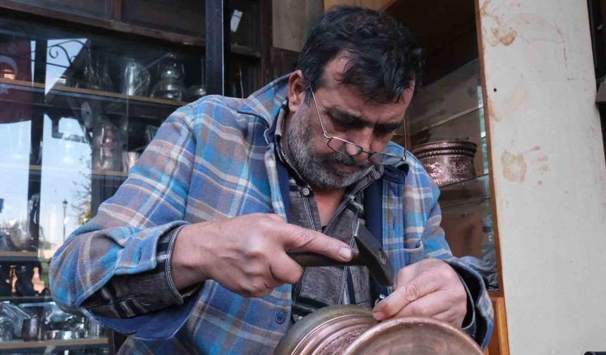 Gaziantepli bakır ustası mesleğin sona ermesinden korkuyor