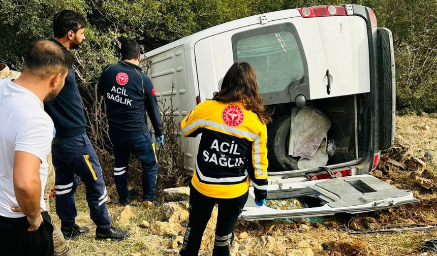 Gaziantep'te bir kaza daha! Tarım işçilerini taşıyan minibüs devrildi...