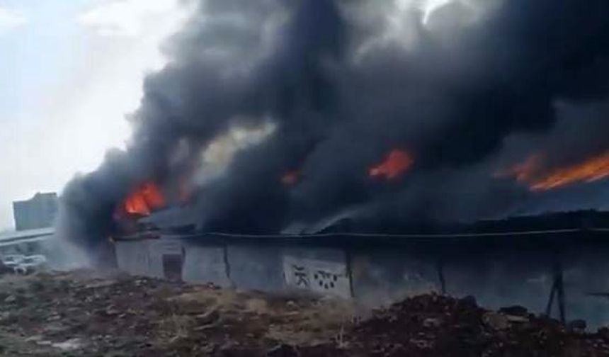 Gaziantep'te korkutan depo yangını!