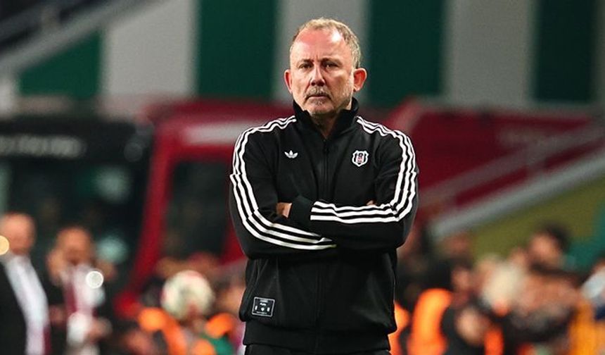 Sergen Yalçın, Beşiktaş'ın başında ligdeki 100. maçını geride bıraktı