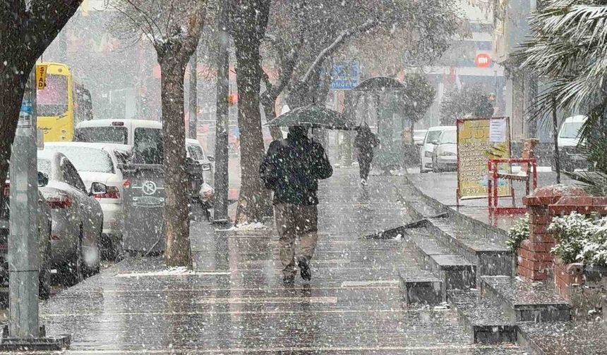 Gaziantep Valiliğinden yağış uyarısı: Kuvvetli yağış ve fırtına geliyor!
