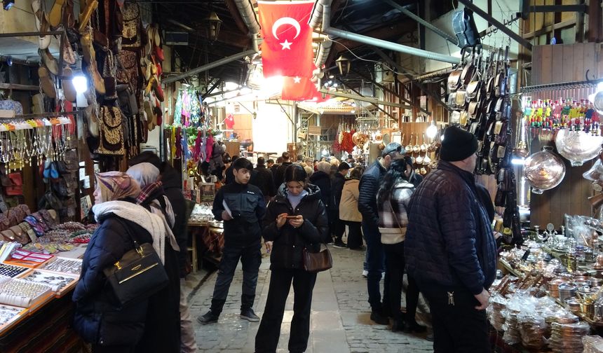 Gaziantep'teki tarihi çarşılarda yarıyıl tatili yoğunluğu