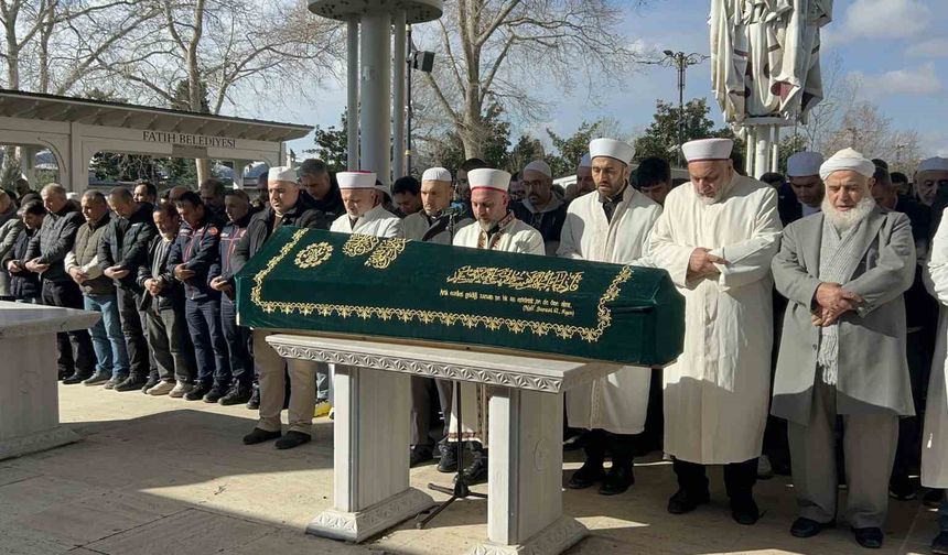 Annesinin cenazesinde ağabeyi tarafından öldürülen Mehmet Mutlu defnedildi