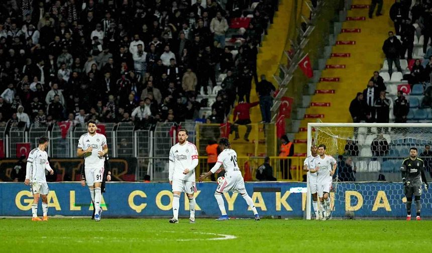 Beşiktaş taraftarı yönetimi istifaya davet etti