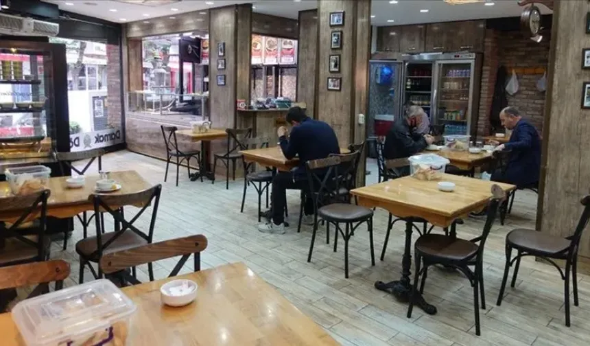 Restoranlarda servis ücreti, masa ücreti ve kuver adı altında ücret almak yasaklandı
