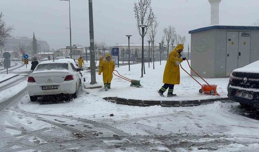 Gaziantep'te yoğun kar yağışı etkili oluyor