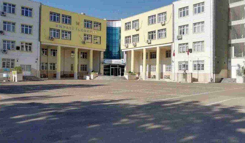 Gaziantep'te okulda dehşet! Öğretmenler odasını bastılar...