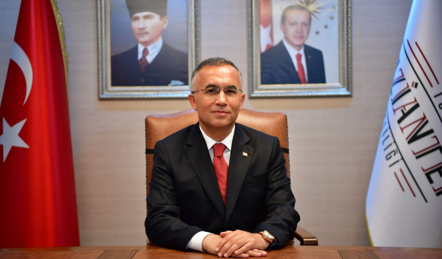 Vali Kemal Çeber'den Gaziantep’e Gazilik unvanı verilişinin 105. yıl dönümü mesajı