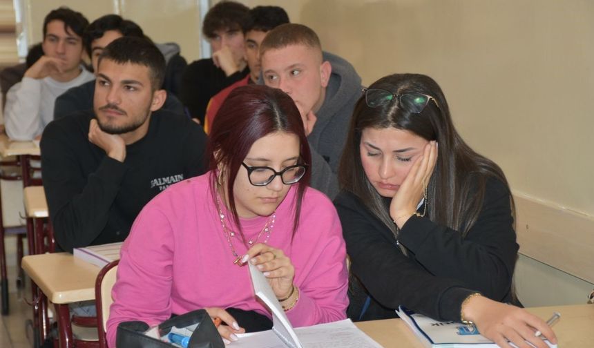 Gaziantep'te gençler üniversite hayallerine ücretsiz kavuşuyor