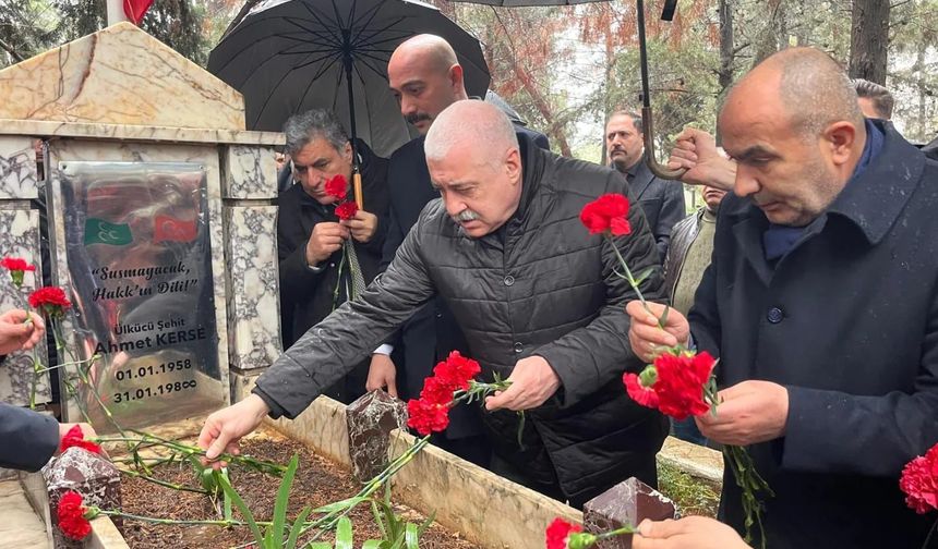 Gaziantepli Ülkücü Şehit Ahmet Kerse Şehadetinin 43. Yılında Kabri Başında Anıldı.