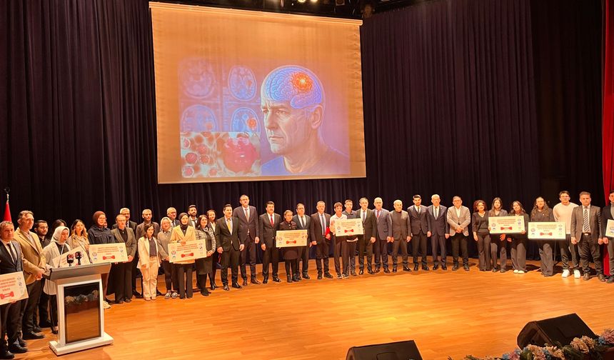 GİBTÜ Ebelik Bölümü öğrencisinden büyük başarı! Türkiye Üçüncüsü oldu