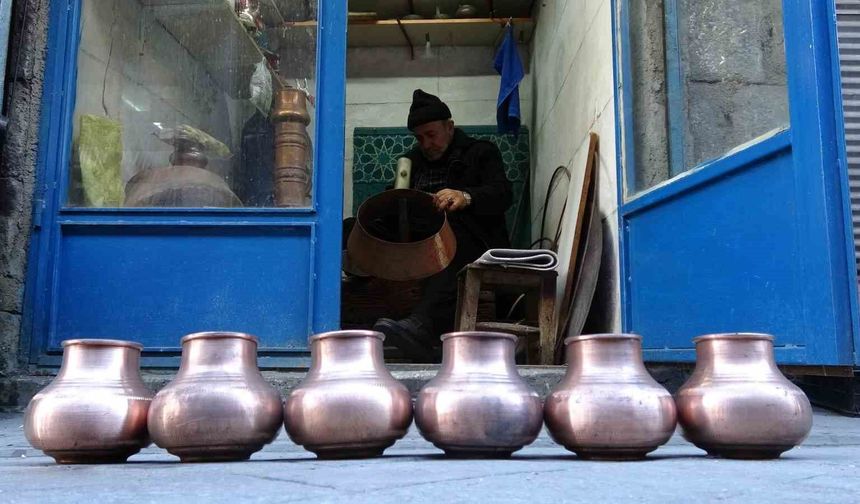 Gaziantep'in en yaşlı bakır ustası