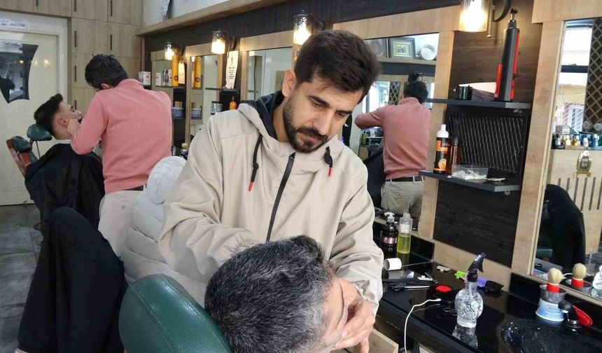 Gaziantep'te bayram tıraşı mesaisi başladı