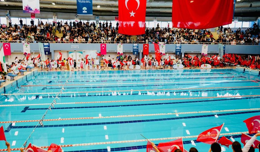 Şehitkamil'de minik kulaçlar Alleben’de buluştu