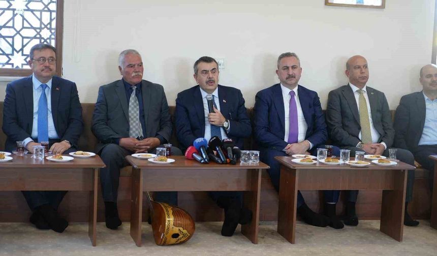 Bakan Tekin: 'Müfredatımızın içerisine çocuklarımızın dini inançlarını öğrenebilecekleri yeni dersler ekledik'
