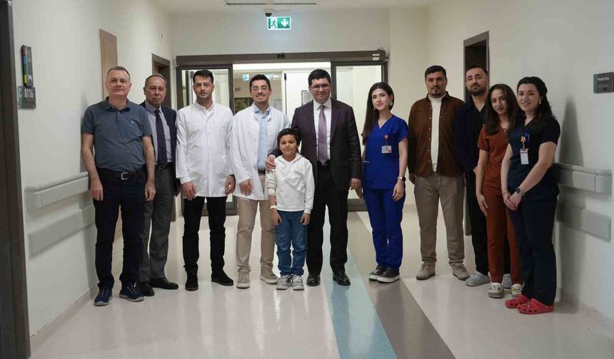Gaziantep Şehir Hastanesi’nde umut veren operasyon: 8 yaşındaki çocuk sağlığına kavuştu