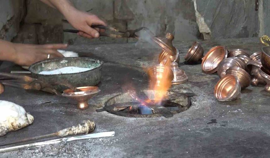 Gaziantep'te ikiz kardeşler baba mesleğini yaşatıyor