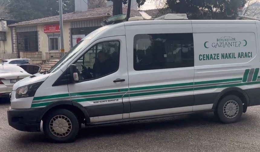 Gaziantep'te ticari taksinin çarptığı genç kız hayatını kaybetti: Feci kaza kamerada