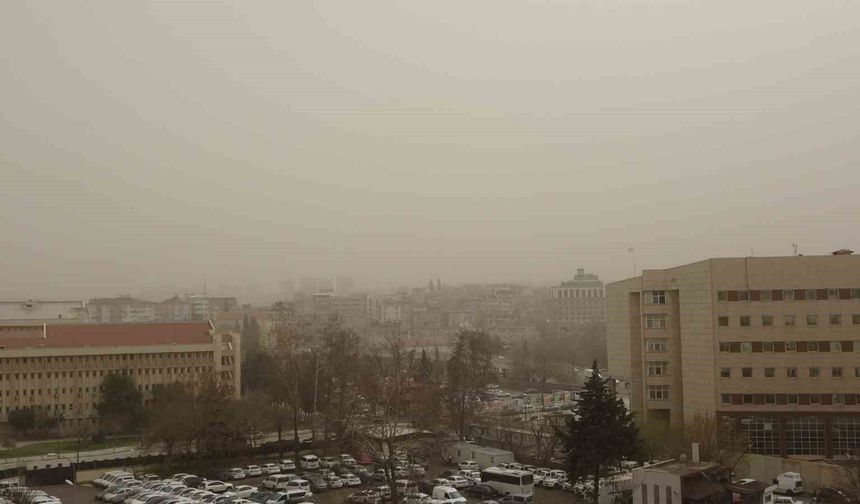 Gaziantep'te toz taşınımı etkili oldu