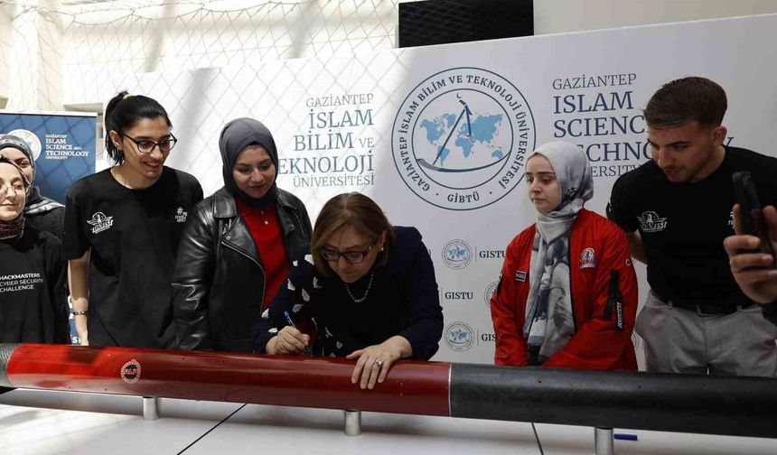 GİBTÜ teknoloji takımları Başkan Şahin'den tam not aldı