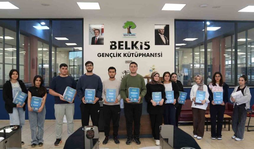 Şehitkamil'de Umut Yılmaz'dan üniversite adaylarına destek