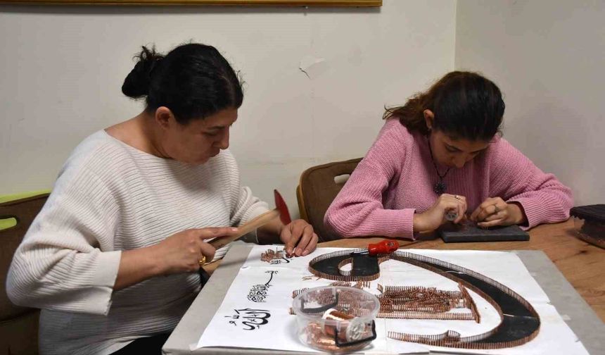 Zihinsel engelli Beyza filografi sanatıyla hayata tutunuyor