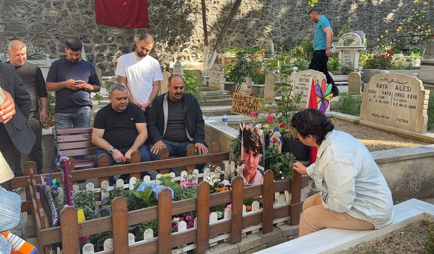 Narin Güran'ın babası ve ağabeyi Mattia Ahmet Minguzzi'nin kabrini ziyaret etti