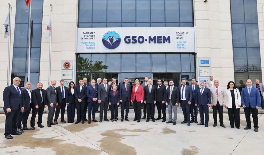Almanya Çalışma ve Sosyal İşler Bakanı Bärbel Bas’tan GSOMEM ve Model Fabrika’ya ziyaret